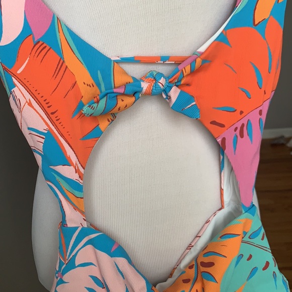 NWT L Space Kylie Fiesta One-Piece Swimsuit